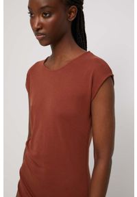 medicine - Medicine sukienka kolor brązowy mini dopasowana. Kolor: brązowy. Materiał: dzianina. Długość rękawa: krótki rękaw. Wzór: gładki. Typ sukienki: asymetryczne, dopasowane. Długość: mini #5
