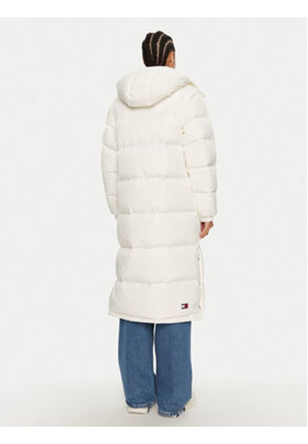 Tommy Jeans Kurtka puchowa Alaska DW0DW18860 Biały Regular Fit. Kolor: biały. Materiał: syntetyk. Sezon: zima