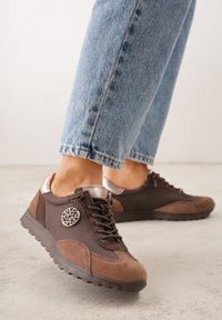 Born2be - Brązowe Sneakersy z Wkładką ze Skóry Naturalnej z Metaliczną Ozdobą Rioneira. Zapięcie: sznurówki. Kolor: brązowy. Materiał: skóra. Wzór: aplikacja #1