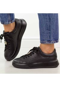 Czarne skórzane półbuty damskie Cambell 19379. Okazja: na spacer, na co dzień. Zapięcie: sznurówki. Kolor: czarny. Materiał: skóra. Sezon: wiosna, jesień, lato. Styl: casual, elegancki, klasyczny #1