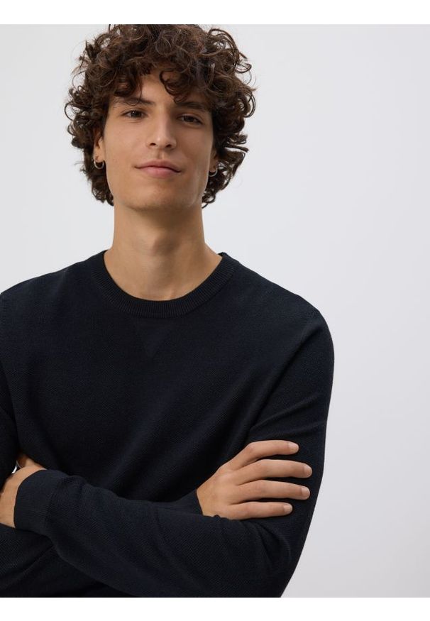 Reserved - Strukturalny sweter z bawełną - czarny. Kolor: czarny. Materiał: bawełna