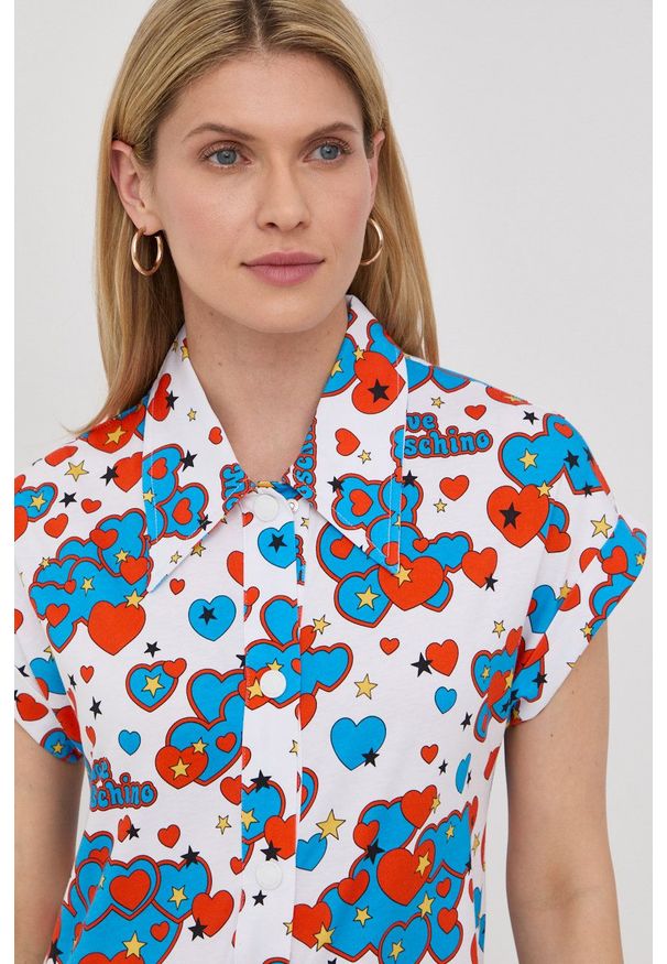 Love Moschino sukienka bawełniana kolor biały mini prosta. Okazja: na co dzień. Kolor: biały. Materiał: bawełna. Długość rękawa: krótki rękaw. Typ sukienki: proste. Styl: casual. Długość: mini
