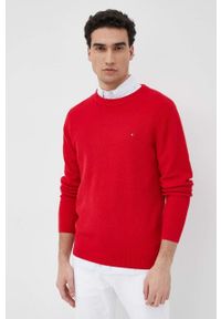 TOMMY HILFIGER - Tommy Hilfiger sweter bawełniany męski kolor czerwony lekki. Okazja: na co dzień. Kolor: czerwony. Materiał: bawełna. Wzór: aplikacja. Styl: casual #3