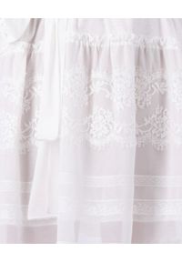 Ermanno Firenze - ERMANNO FIRENZE - Biała bawełniana sukienka z wiązaniem. Okazja: na co dzień. Kolor: biały. Materiał: bawełna. Wzór: aplikacja, koronka. Sezon: lato, wiosna. Typ sukienki: oversize. Styl: casual. Długość: mini #2