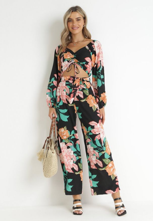 Born2be - Czarny 2-częściowy Komplet w Kwiaty Dansoll. Kolor: czarny. Materiał: tkanina. Wzór: kwiaty