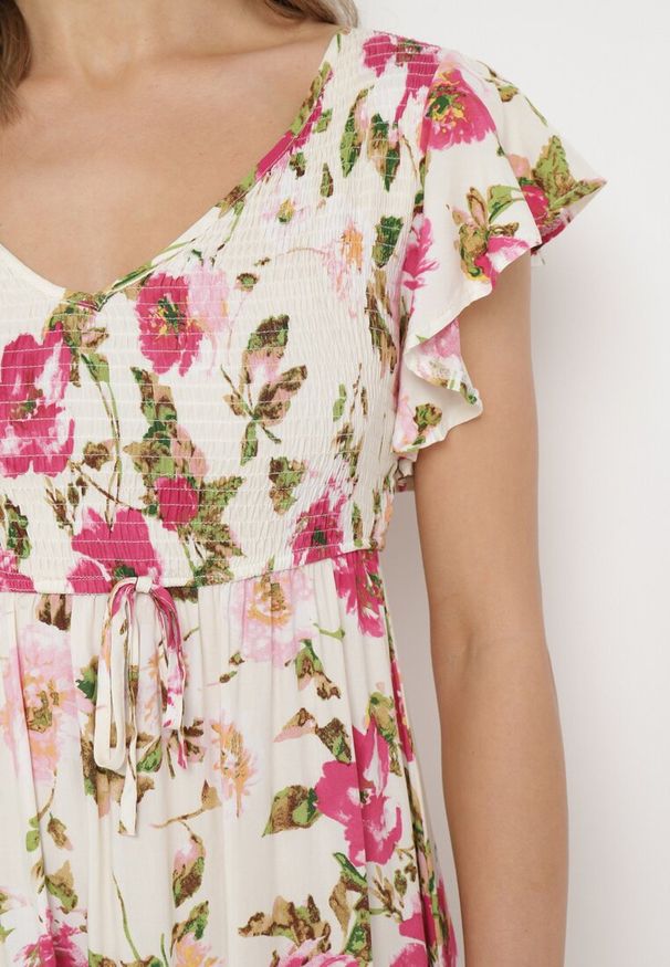 Born2be - Jasnobeżowa Rozkloszowana Sukienka Maxi z Wiskozy w Kwiatowy Print Unadis. Kolor: beżowy. Materiał: wiskoza. Wzór: kwiaty, nadruk. Sezon: lato. Długość: maxi