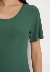 Born2be - Zielona Casualowa Sukienka z Bawełną Lumelisse. Okazja: na co dzień. Kolor: zielony. Materiał: bawełna. Typ sukienki: proste. Styl: casual #4