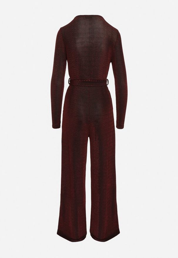 Born2be - Bordowy Taliowany Kombinezon z Wiskozą Ozdobiony Paskiem i Metaliczną Nicią Lilanna. Okazja: na imprezę, na co dzień. Kolor: czerwony. Materiał: wiskoza. Wzór: aplikacja. Styl: casual, elegancki
