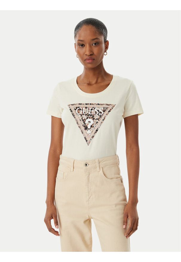 Guess T-Shirt W6RI32 J1314 Écru Regular Fit. Kolor: kremowy. Materiał: bawełna