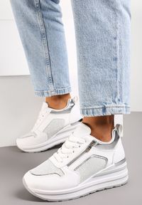 Renee - Białe Sneakersy Ozdobione Brokatem i Suwakiem Atirola. Kolor: biały. Wzór: aplikacja #5