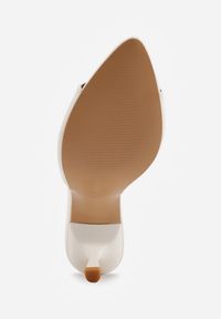 Renee - Białe Klapki na Szpilce ze Szpiczastym Odkrytym Noskiem Sewnila. Nosek buta: szpiczasty. Kolor: biały. Materiał: jeans, koronka. Obcas: na szpilce. Styl: elegancki, wizytowy #5