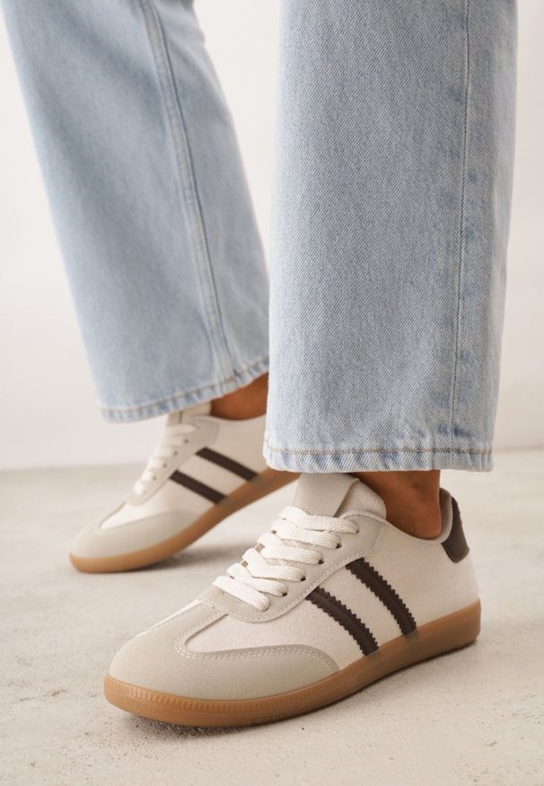 Born2be - Beżowo-Brązowe Sneakersy z Imitacji Zamszu na Płaskiej Podeszwie Memeriana. Kolor: beżowy. Materiał: zamsz. Szerokość cholewki: normalna. Obcas: na płaskiej podeszwie