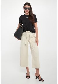 T-shirt damski DKNY SPORT. Styl: sportowy