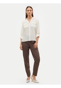 Vero Moda Chinosy Nila 10320940 Brązowy Tapered Fit. Kolor: brązowy. Materiał: syntetyk #4