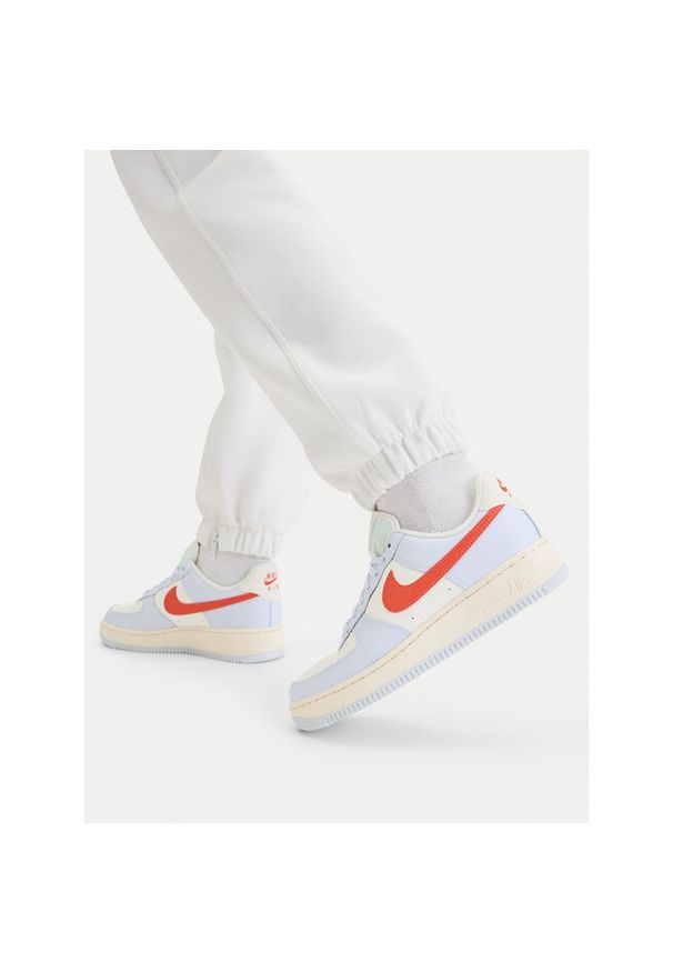 Sneakersy Nike. Kolor: niebieski. Model: Nike Air Force