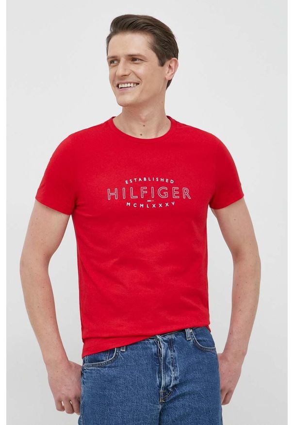 TOMMY HILFIGER - Tommy Hilfiger t-shirt bawełniany kolor czerwony z nadrukiem. Kolor: czerwony. Materiał: bawełna. Wzór: nadruk