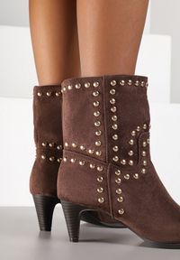 Renee - Brązowe Botki na Stożku z Metalicznymi Nitami Violera. Kolor: brązowy. Materiał: jeans. Obcas: na stożku. Styl: boho #7