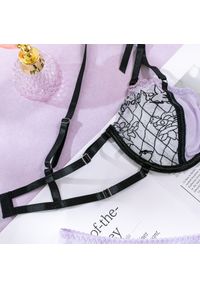 Intica - Komplet bielizny trzyczęściowy z koronkowym biustonoszem na romantyczne wieczory Therese. Kolor: wielokolorowy. Materiał: koronka. Wzór: aplikacja #10