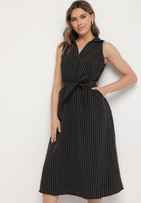 Born2be - Czarna Sukienka o Koszulowym Kroju Bez Rękawów z Wiązanym Paskiem Liriora. Okazja: na co dzień. Typ kołnierza: dekolt w kształcie V. Kolor: czarny. Długość rękawa: bez rękawów. Typ sukienki: koszulowe. Styl: casual, klasyczny #4