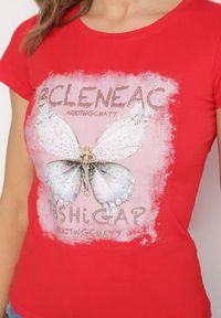 Born2be - Czerwony Bawełniany T-shirt z Nadrukiem Motyla i Cyrkoniami Uliriela. Okazja: na co dzień. Kolor: czerwony. Materiał: bawełna. Wzór: nadruk. Sezon: lato. Styl: klasyczny, casual #6