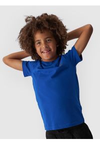 4F JUNIOR - T-shirt gładki chłopięcy - kobaltowy. Okazja: na co dzień. Kolor: niebieski. Materiał: bawełna, dzianina, jersey. Długość rękawa: krótki rękaw. Długość: krótkie. Wzór: gładki. Styl: casual, sportowy