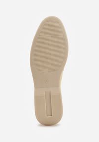 Renee - Żółte Mokasyny VICES Casualowe ze Skórzaną Wkładką i Metalowymi Ozdobami Dinsmore. Okazja: na co dzień. Nosek buta: okrągły. Kolor: żółty. Materiał: skóra. Wzór: aplikacja. Obcas: na obcasie. Styl: casual. Wysokość obcasa: niski #8