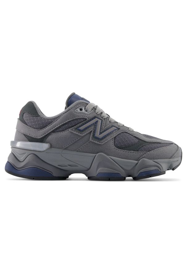Buty dziecięce New Balance GC9060EC – szare. Okazja: na co dzień, na uczelnię. Kolor: szary. Materiał: guma, zamsz. Szerokość cholewki: normalna. Sport: turystyka piesza