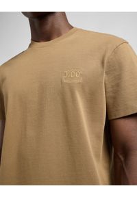 Lee - MESKA KOSZULKA LEE WW ESSENTIAL TEE DARK KHAKI 112370485. Kolor: brązowy #4