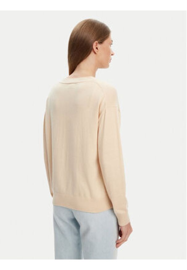 Guess Jeans Sweter 168521 Beżowy Classic Fit. Kolor: beżowy. Materiał: syntetyk