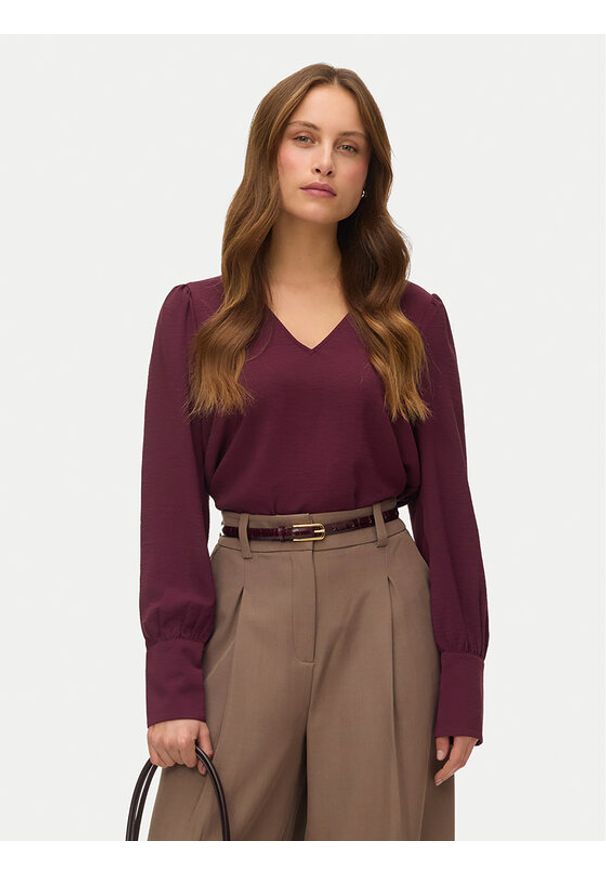 Vero Moda Bluzka Esme 10338288 Bordowy Regular Fit. Kolor: czerwony. Materiał: syntetyk