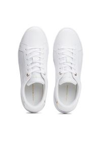 TOMMY HILFIGER - Tommy Hilfiger Sneakersy Chic Hw Court Sneaker FW0FW07813 Biały. Kolor: biały. Materiał: skóra