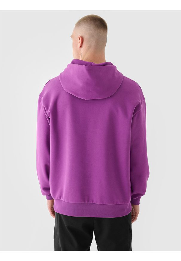 4f - 4F Bluza dresowa oversize z kapturem męska 4F x Robert Lewandowski - fioletowa XXL. Typ kołnierza: kaptur. Kolor: fioletowy. Materiał: dresówka. Wzór: gładki, nadruk, ze splotem. Styl: klasyczny