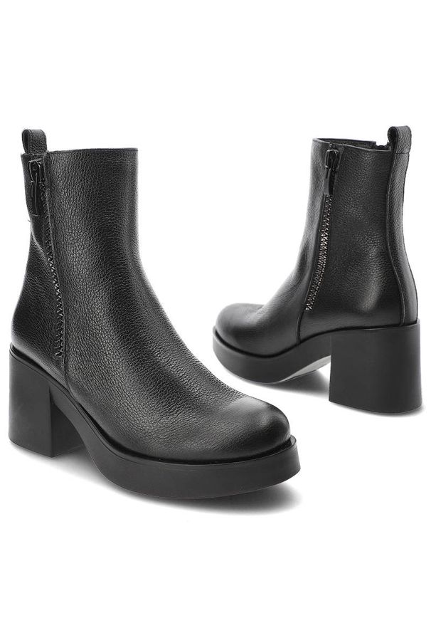 Czarne Botki Lemar Ocieplane Skórzane Buty Na Obcasie. Kolor: czarny. Materiał: skóra. Szerokość cholewki: normalna. Sezon: zima, jesień, wiosna. Obcas: na obcasie. Styl: klasyczny. Wysokość obcasa: średni