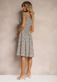 Renee - Zielono-Różowa Taliowana Sukienka Bawełniana o Rozkloszowanym Kroju z Gumką w Pasie Nelyssa. Okazja: na co dzień. Kolor: zielony. Materiał: bawełna. Styl: casual