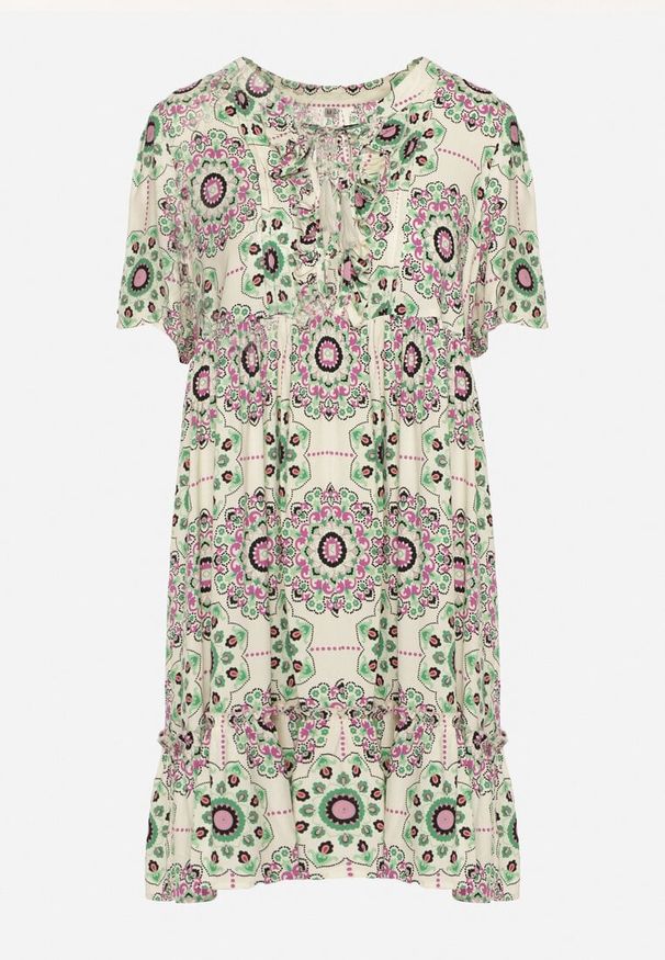 Born2be - Zielona Sukienka Boho z Wiskozy o Rozkloszowanym Fasonie Wiadena. Okazja: na spacer, na co dzień. Kolor: zielony. Materiał: wiskoza. Długość rękawa: krótki rękaw. Wzór: aplikacja. Sezon: lato. Styl: boho