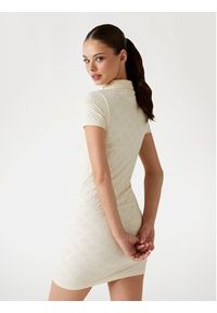Guess Sukienka codzienna V5YK05 Z3OA0 Écru Regular Fit. Okazja: na co dzień. Materiał: syntetyk. Typ sukienki: proste. Styl: casual #5