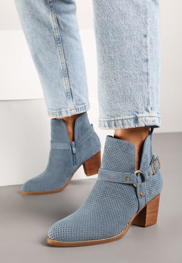 Renee - Niebieskie Botki Kowbojki Vices na Słupku z Klamrą Falfedi. Zapięcie: klamry. Kolor: niebieski. Materiał: jeans. Szerokość cholewki: normalna. Obcas: na słupku. Wysokość obcasa: średni