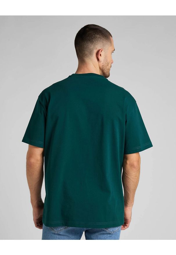 Lee - LEE SS VARSITY TEE MĘSKA KOSZULKA T-SHIRT LOGO ESMERALDA L69CFE96 112321823