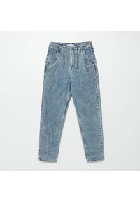 Cropp - Mom jeans z efektem sprania - Niebieski. Kolor: niebieski #1