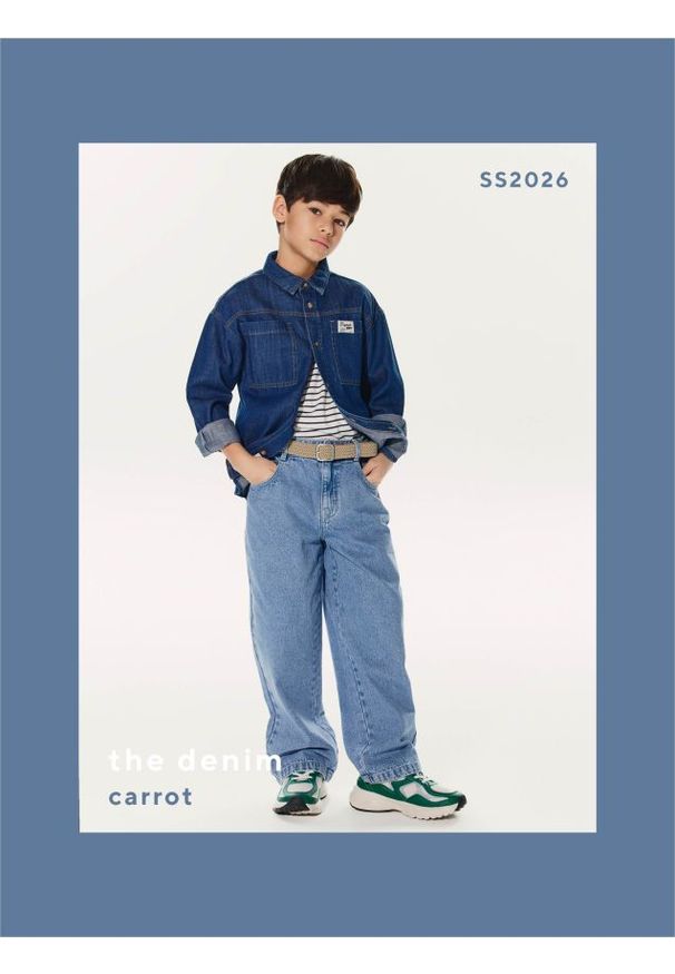 Reserved - Jeansy carrot z paskiem - niebieski. Kolor: niebieski