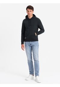 Ombre Clothing - Męska dresowa bluza kangurka z kapturem BASIC – czarna V9 - Rozmiar: M. Okazja: na co dzień. Typ kołnierza: kaptur. Kolor: czarny. Materiał: dresówka. Wzór: jednolity. Styl: sportowy, casual #6