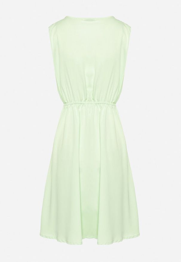 Born2be - Jasnozielona Sukienka z Kopertowym Dekoltem i Gumką w Pasie Vereri. Typ kołnierza: dekolt kopertowy. Kolor: zielony. Długość rękawa: krótki rękaw. Typ sukienki: kopertowe