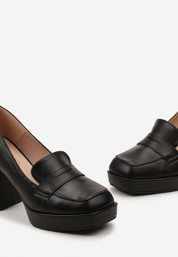 Born2be - Czarne Czółenka na Słupku i Platformie z Kwadratowym Noskiem Famota. Okazja: na co dzień. Kolor: czarny. Materiał: jeans. Obcas: na platformie. Styl: casual, elegancki