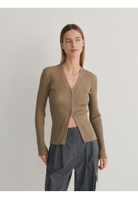 Reserved - Zapinany sweter - brązowy. Kolor: brązowy. Materiał: wiskoza, prążkowany, dzianina