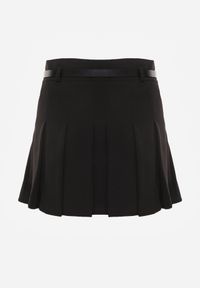 Renee - Czarna Spódnica Plisowana z Wiskozą i Paskiem Semivirae. Okazja: na spotkanie biznesowe, na co dzień. Kolor: czarny. Materiał: wiskoza. Styl: klasyczny, biznesowy, casual, elegancki #4