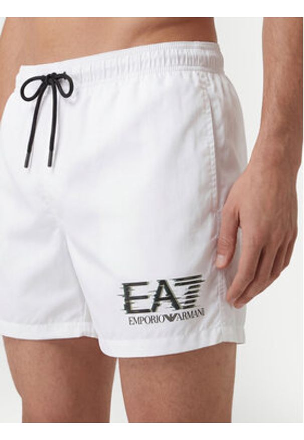 EA7 Emporio Armani Szorty kąpielowe 7M001678 AF21069 U0002 Biały Regular Fit. Kolor: biały. Materiał: syntetyk