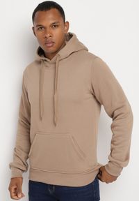 Born2be - Ciemnobeżowa Bluza Evoire. Okazja: na co dzień. Typ kołnierza: kaptur. Kolor: beżowy. Materiał: jeans. Styl: casual, klasyczny #1