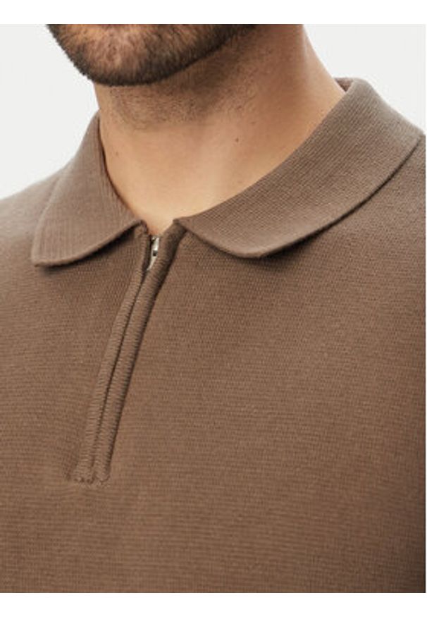 Jack & Jones Polo Milano 12304870 Brązowy jasny Regular Fit. Typ kołnierza: polo. Kolor: brązowy. Materiał: bawełna