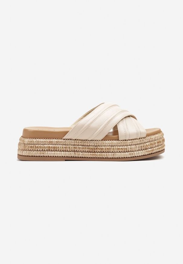 Renee - Beżowe Klapki na Platformie w Stylu Boho z Tłoczonymi Paskami Fonariel. Okazja: na co dzień. Kolor: beżowy. Materiał: jeans. Wzór: paski. Sezon: lato. Obcas: na platformie. Styl: boho