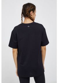 Calvin Klein Performance - T-shirt. Kolor: czarny. Materiał: materiał, dzianina. Długość: długie. Wzór: nadruk #5